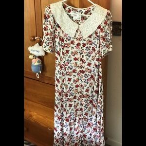 NWT Sarah Elizabeth Dress Custom Lace Flower Collar 112.00 ‼️FINAL SALE